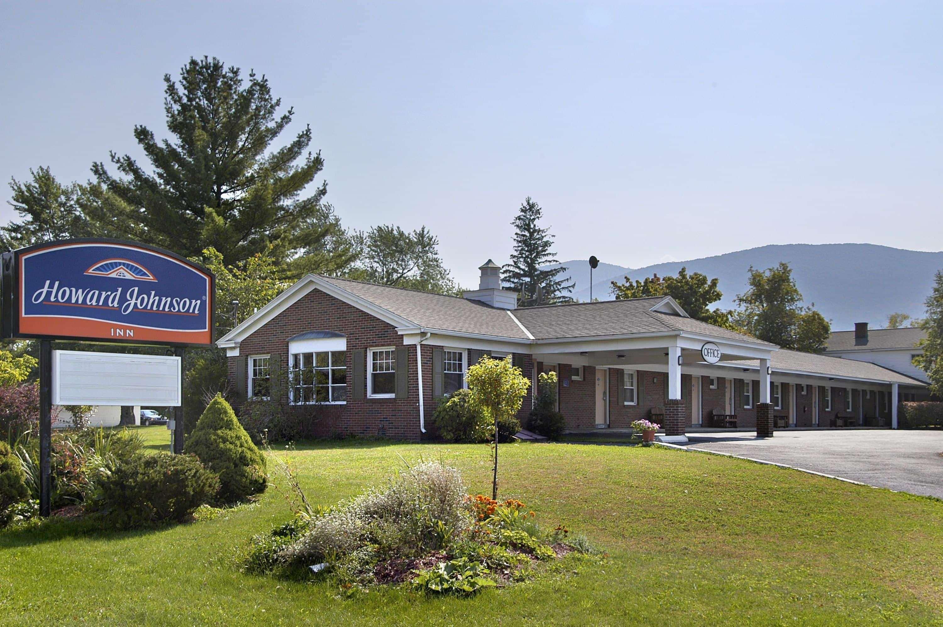 Howard Johnson By Wyndham Williamstown Exteriör bild